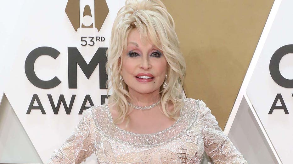 Dolly Parton’s Dollywood employees will receive free higher education tuition, books